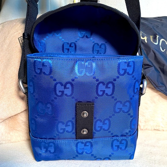 NWOT GUCCI Off The Grid Blue Nylon Messenger Crossbody with Dustbags - Picture 4 of 9